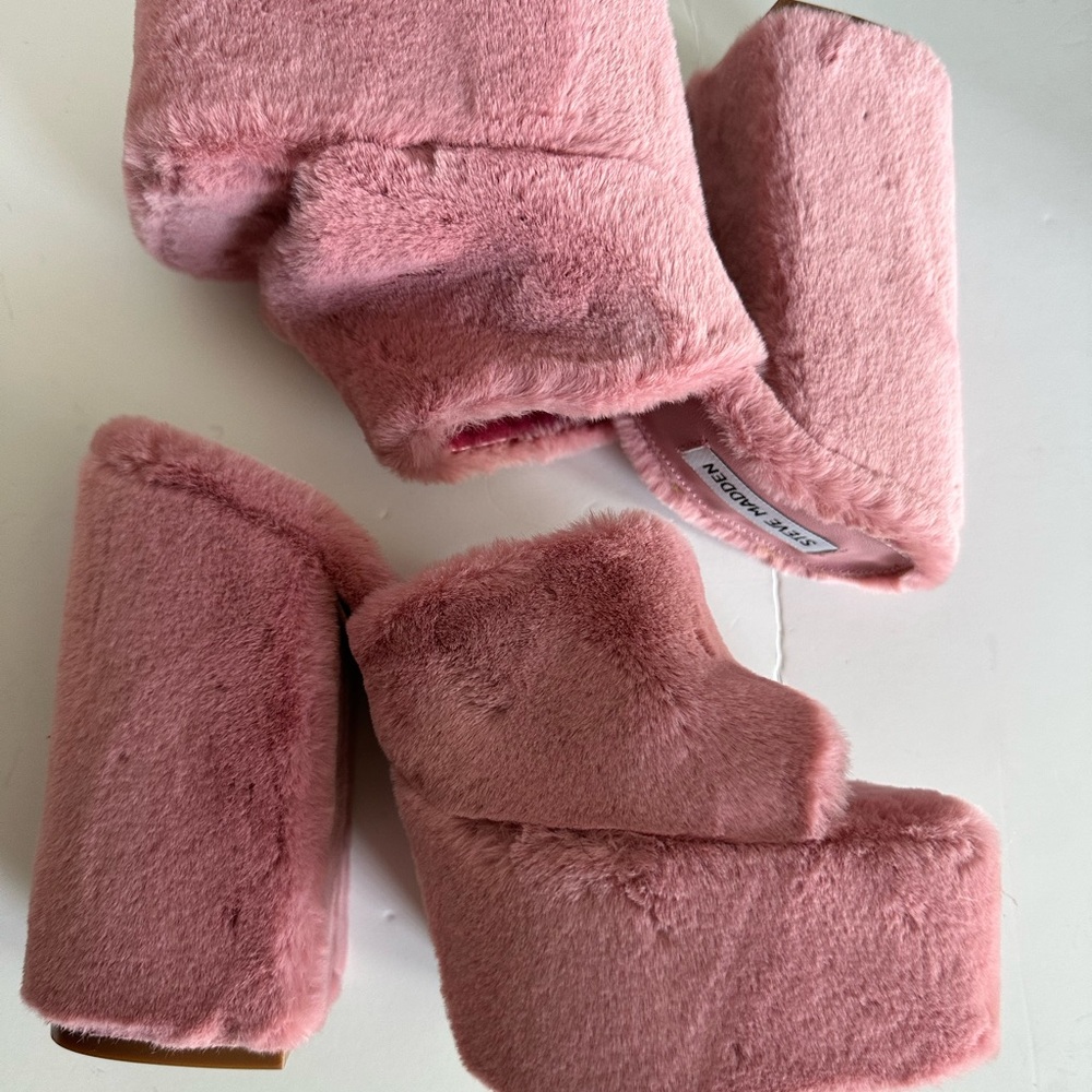 Brand New Steve Madden Trixie-F Pink Barbie Platforms Size 7.